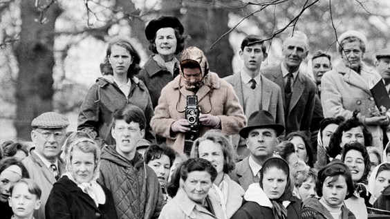 Elizabeth: A Life Through The Lens banner